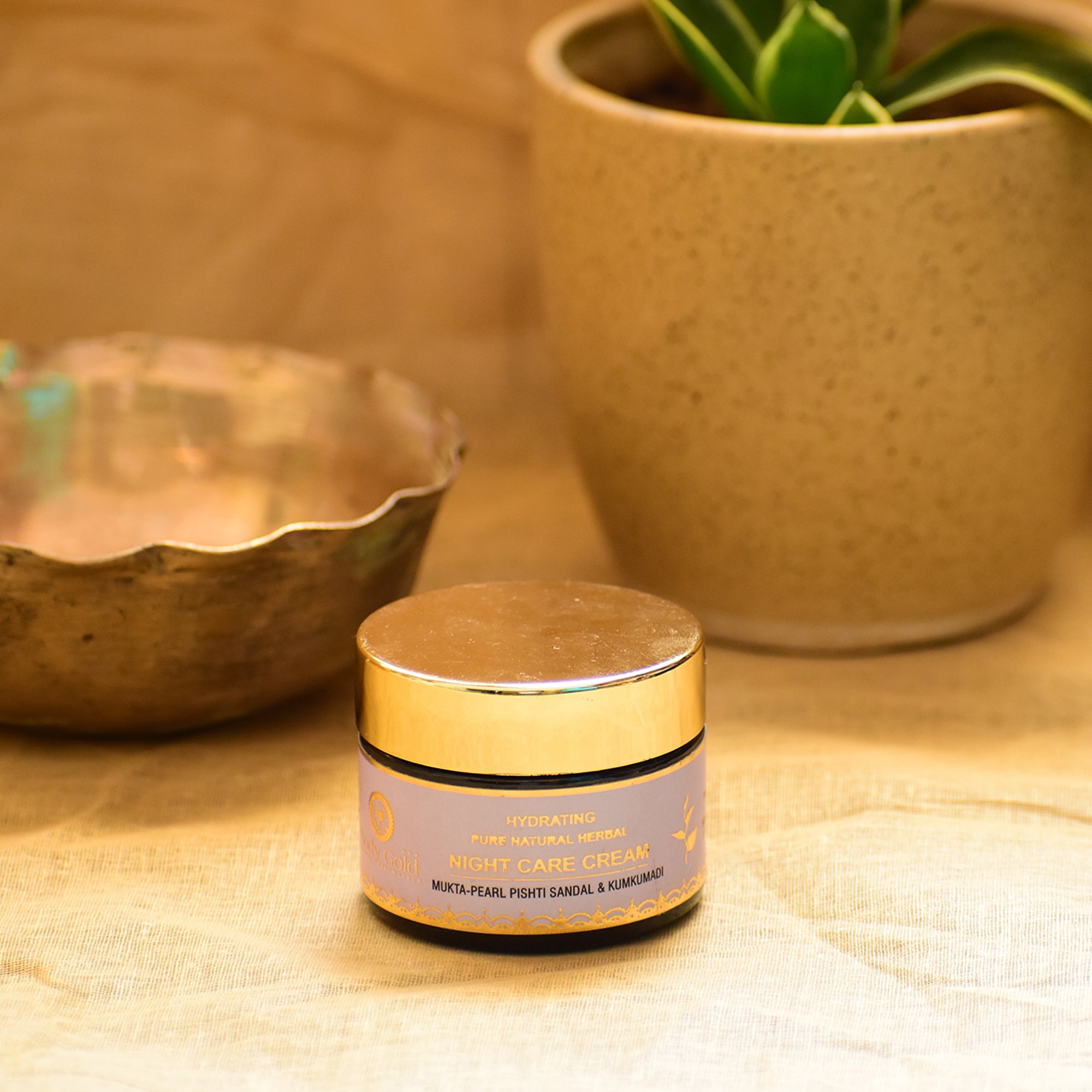 Hydrating Night Care Cream With Mukta Pishti Sandal & Kumkumadi
